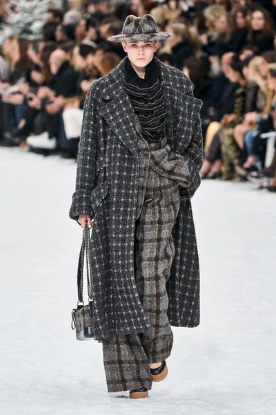 Look 3
